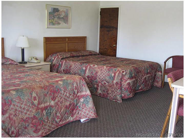 Red Carpet Inn & Suites Morgantown Chambre photo